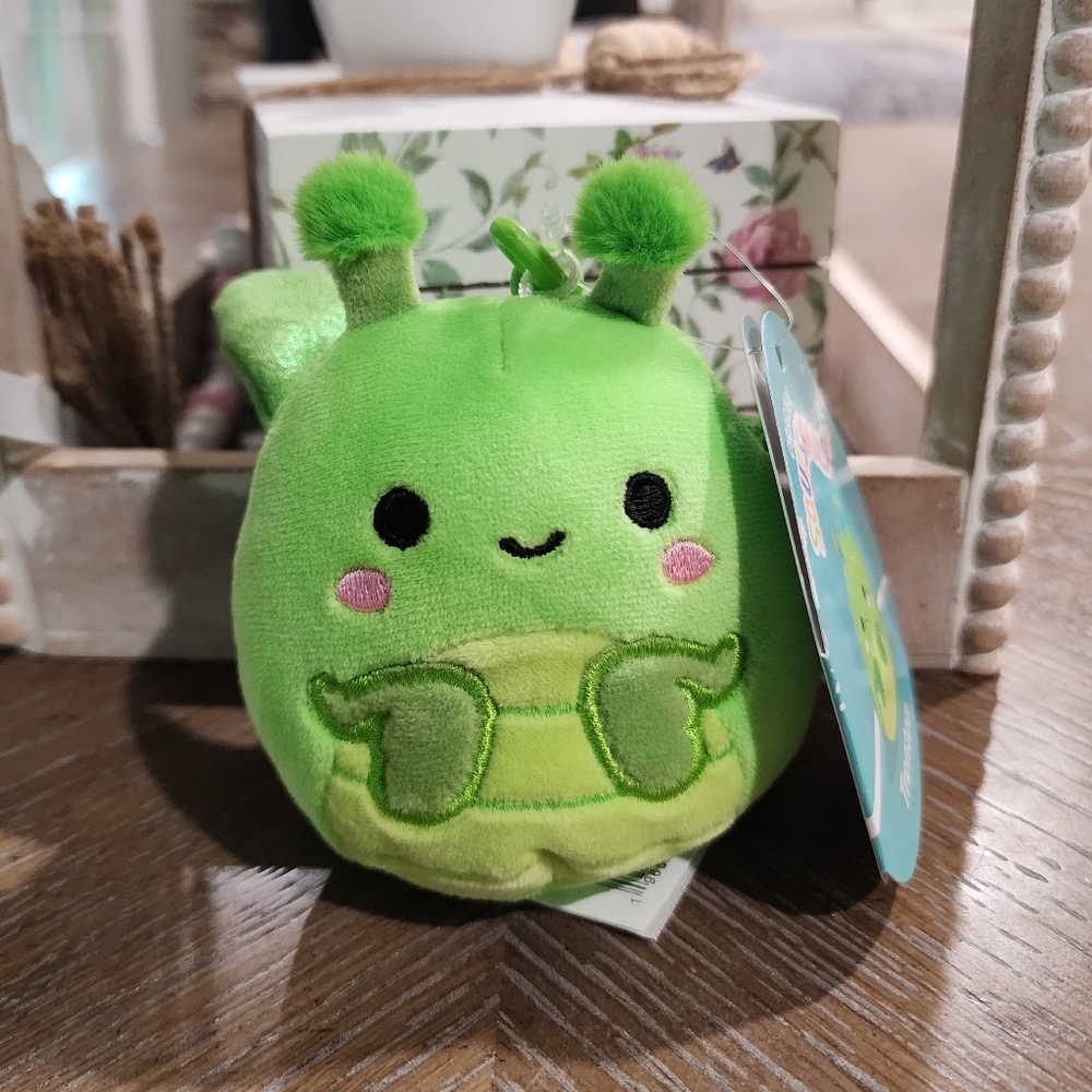Squishmallows Clip-On Shasta, Trenton & Meghan Set of 3 - Picture 2 of 11